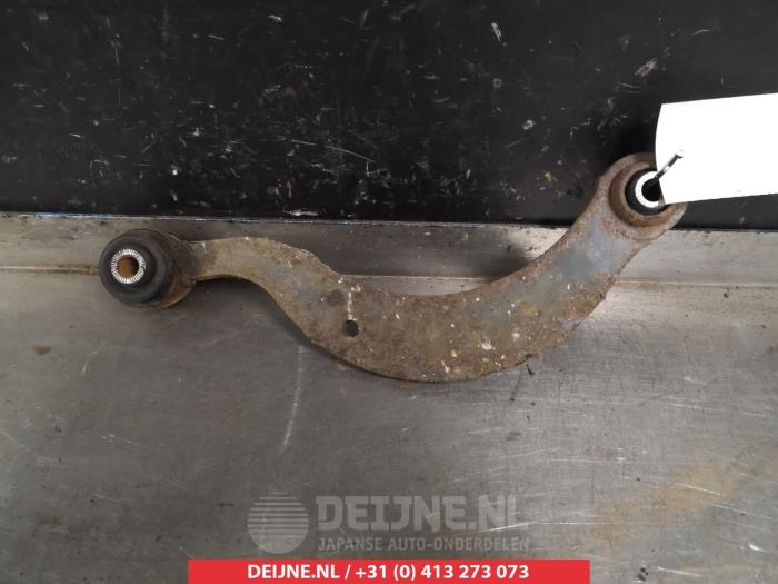 Toyota Avensis Draagarm rechts-achter O384781