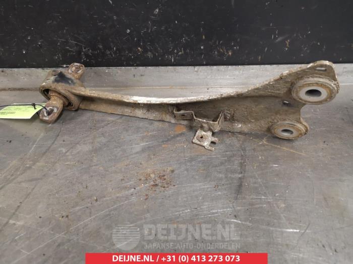 Toyota Avensis Draagarm rechts-achter O384780