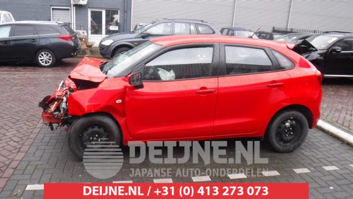 Suzuki Baleno Portierruit 4Deurs links-voor O274324