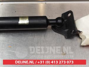 Mitsubishi Grandis Gasdemper rechts-achter O295189 foto 3