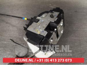 Nissan Note Deurslot Mechaniek 4Deurs links-achter O280142 foto 2
