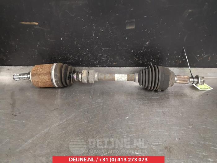 Gebruikte Steekas links-voor Nissan Qashqai (J10) 1.5 dCi Prijs € 50,00 Margeregeling aangeboden door V.Deijne Jap.Auto-onderdelen BV