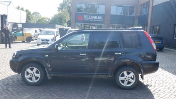 Nissan X-Trail Portier 4Deurs links-achter O285046