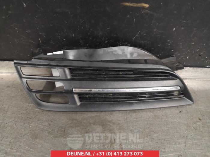 Nissan Micra Grille O265153