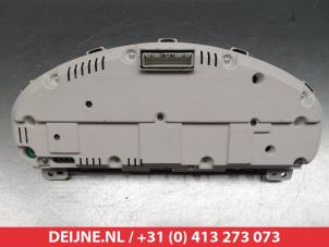 Mitsubishi Grandis Kilometerteller KM O304814 foto 3