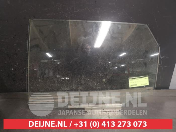 Toyota Auris Portierruit 4Deurs links-achter O288049
