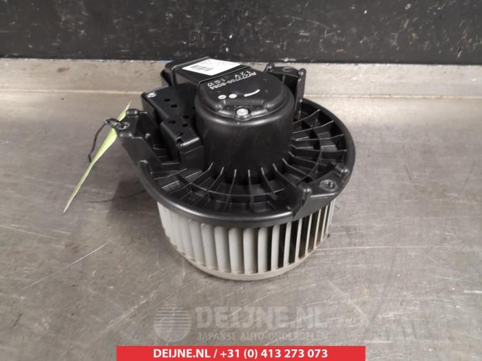 Toyota Auris Kachel Ventilatiemotor O367461