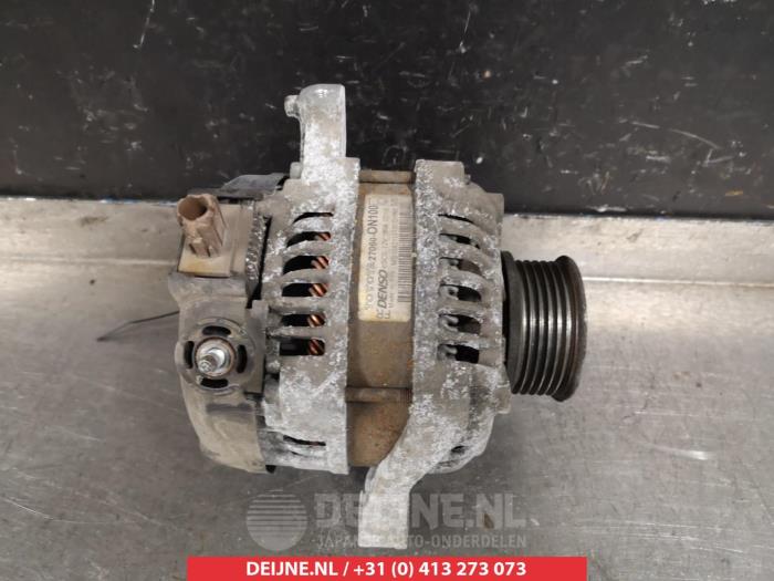 Gebruikte Dynamo Toyota Auris (E18) 1.4 D-4D-F 16V Prijs € 45,00 Margeregeling aangeboden door V.Deijne Jap.Auto-onderdelen BV