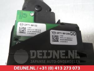 Mazda 2 Combischakelaar Stuurkolom O308200 foto 3