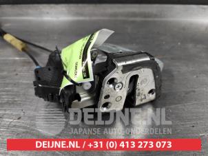 Toyota Avensis Deurslot Mechaniek 4Deurs links-achter O280543 foto 2