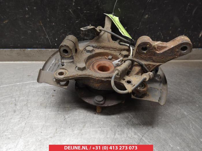Mitsubishi Grandis Achsschenkel links vorne O322818