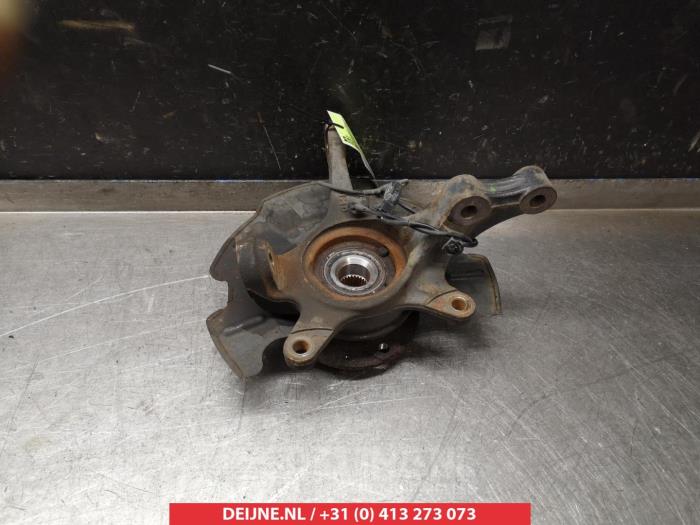 Suzuki Vitara Fusee links-voor O323070