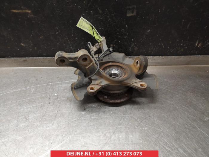 Suzuki Vitara Fusee rechts-voor O324088