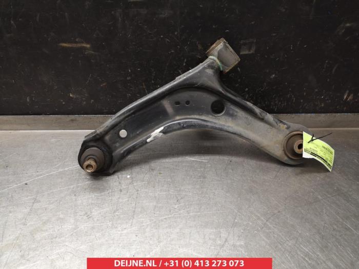 Suzuki Vitara Draagarm onder links-voor O381746