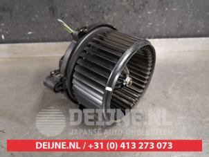 Hyundai Tucson Kachel Ventilatiemotor O366965 foto 2
