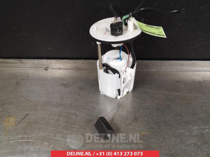 Gebruikte Tank element Pomp Mazda CX-5 II (KF) 2.0 SkyActiv-G 165 16V 2WD Prijs € 100,00 Margeregeling aangeboden door V.Deijne Jap.Auto-onderdelen BV