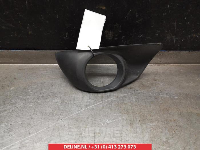 Toyota Verso Bumper grille O264682