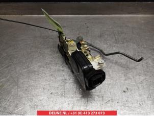 Hyundai Trajet Türschlossmechanik 4-türig links vorne O279419 foto 2