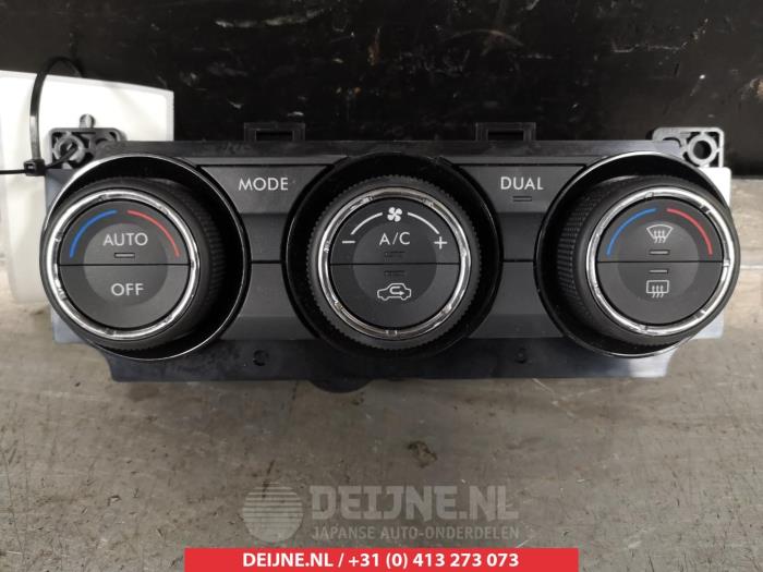 Subaru XV Heater control panel O305786