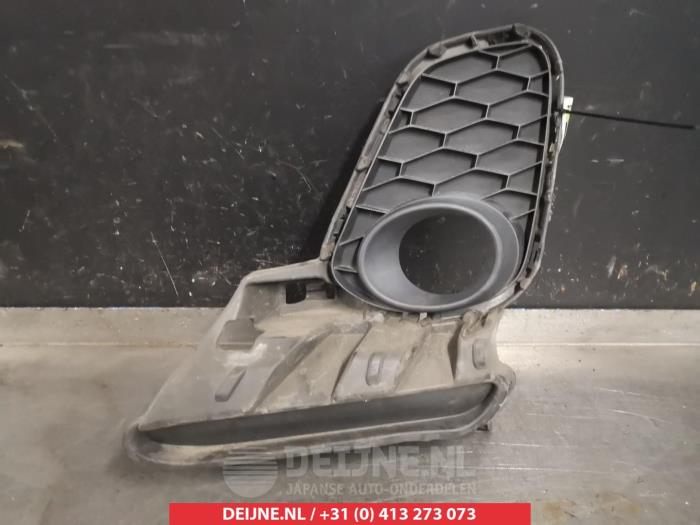 Mazda 3 Bumper grille O264214