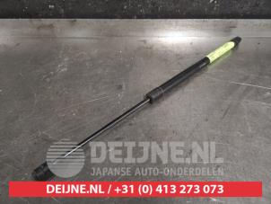 Hyundai I30 Gasdemper links-achter O293734 foto 2