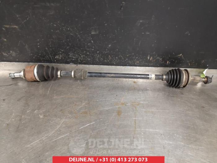 Toyota Yaris Aandrijfas rechts-voor O320126