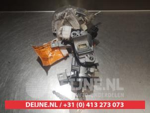 Mitsubishi L200 Zündschloss+Schlüssel O335604 foto 2