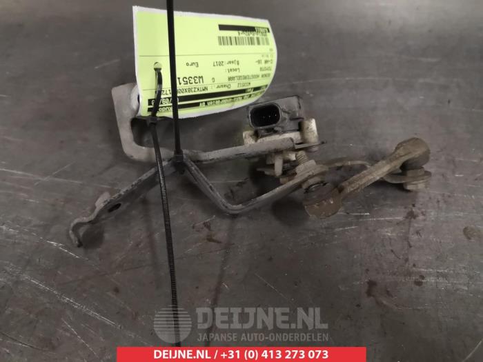 Toyota C-HR Xenon height adjustment O266922