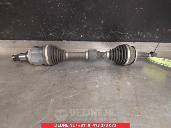 Toyota Prius Aandrijfas links-voor O318679