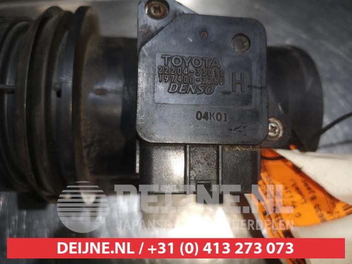 Luchthoeveelheidsmeter van een Toyota Corolla (E12) 1.4 D-4D 16V 2005