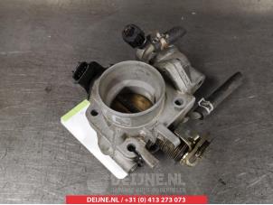 Gebruikte Gasklephuis Mazda 323 (BJ12) 1.6 16V Prijs € 25,00 Margeregeling aangeboden door V.Deijne Jap.Auto-onderdelen BV