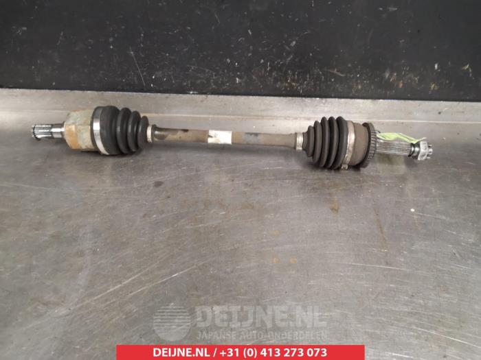 Gebruikte Steekas links-voor Hyundai i20 1.2i 16V Prijs € 40,00 Margeregeling aangeboden door V.Deijne Jap.Auto-onderdelen BV