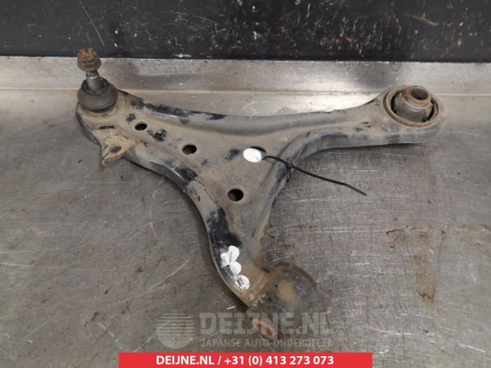 Toyota IQ Draagarm onder links-voor O381864