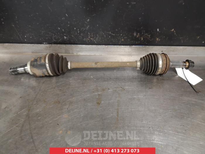 Toyota IQ Front drive shaft, left O318701