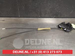 Toyota Corolla Türschlossmechanik 2-türig links O279119 foto 2