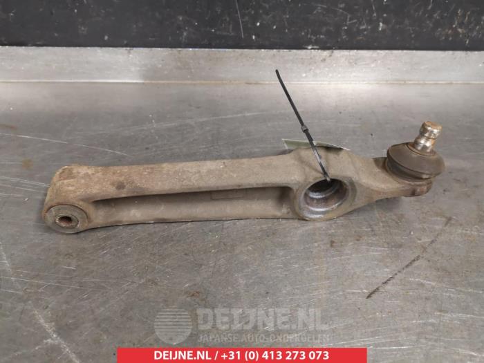 Suzuki Wagon R+ Draagarm onder links-voor O381718