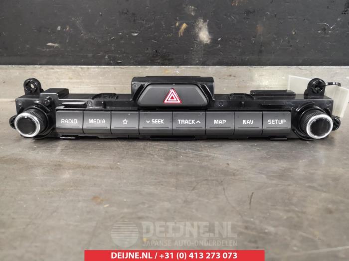 Kia Sportage Radiobedienings paneel O312587