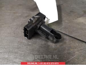 Gebruikte Luchthoeveelheidsmeter Toyota Land Cruiser 90 (J9) 3.0 D-4D 90 16V Prijs € 25,00 Margeregeling aangeboden door V.Deijne Jap.Auto-onderdelen BV