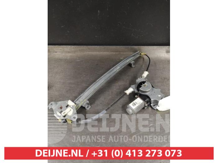 Nissan Almera Tino Ruitmechaniek 4Deurs links-voor O275670