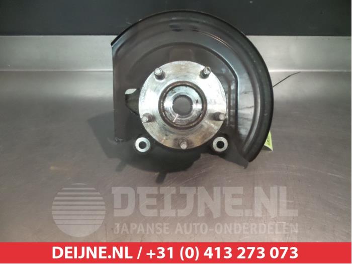 Nissan Juke Fusee rechts-voor O323535
