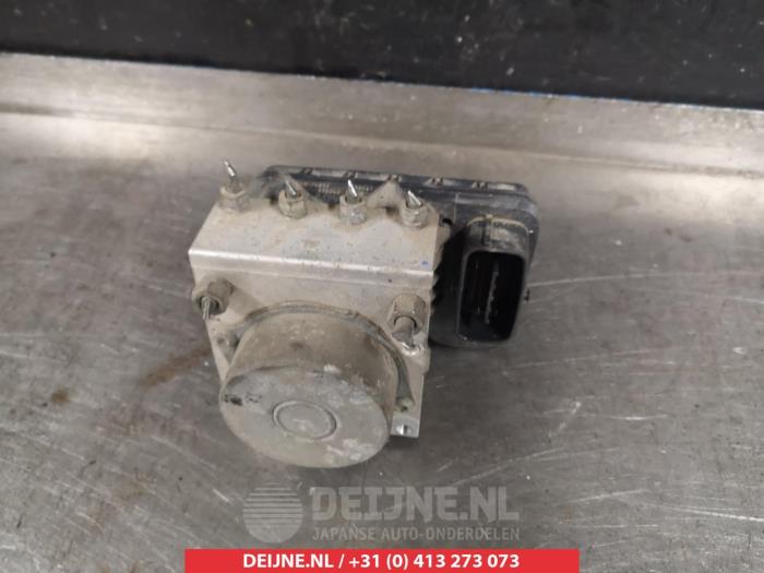 Gebruikte ABS Pomp Toyota iQ 1.0 12V VVT-i Prijs € 150,00 Margeregeling aangeboden door V.Deijne Jap.Auto-onderdelen BV