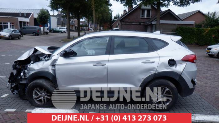 Hyundai Tucson Door window 4-door, front left O273941