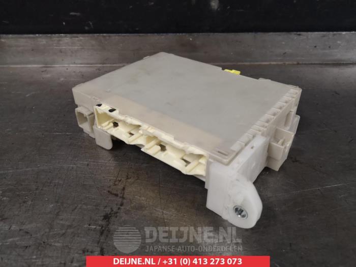 Toyota IQ Fuse box O350353