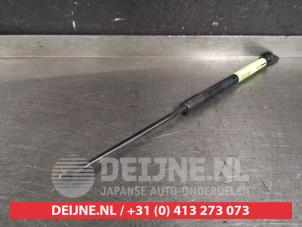 Toyota Auris Gasdemper links-achter O294483 foto 2