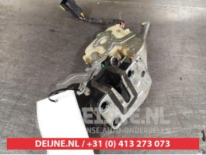 Kia Sorento Door lock mechanism 4-door, front left O279579 photo 2