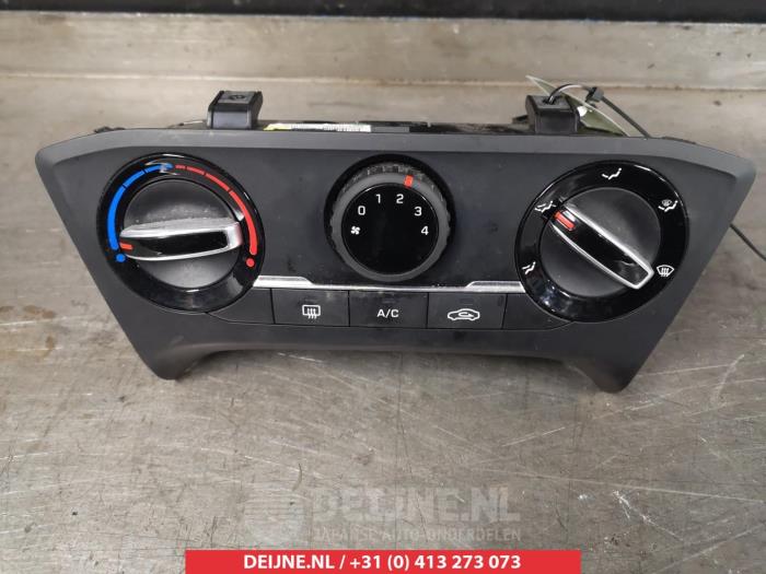 Hyundai I20 Kachel Bedieningspaneel O305597