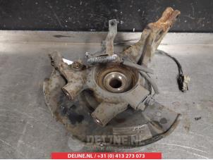 Kia Carens Fusee links-voor O322669 foto 2