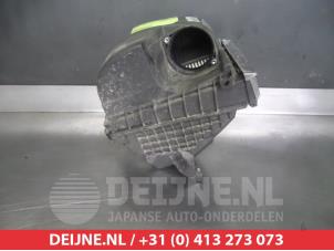 Gebruikte Luchtfilterhuis Kia Sorento III (UM) 2.2 CRDi 16V VGT 4x2 Prijs € 75,00 Margeregeling aangeboden door V.Deijne Jap.Auto-onderdelen BV