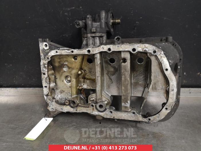 Gebruikte Carterpan Toyota Avensis Verso (M20) Prijs € 75,00 Margeregeling aangeboden door V.Deijne Jap.Auto-onderdelen BV