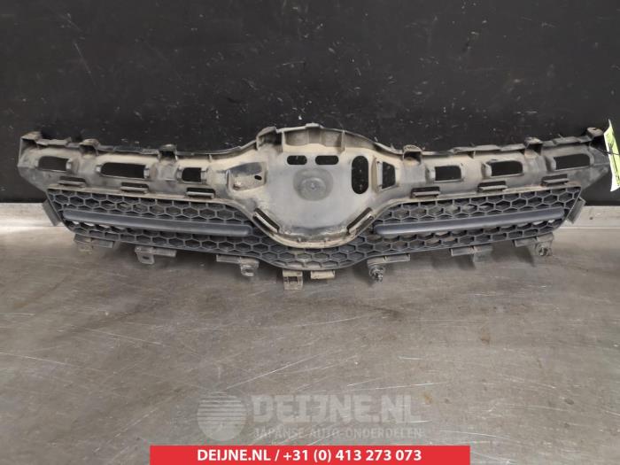 Toyota Corolla Verso Grille O265472